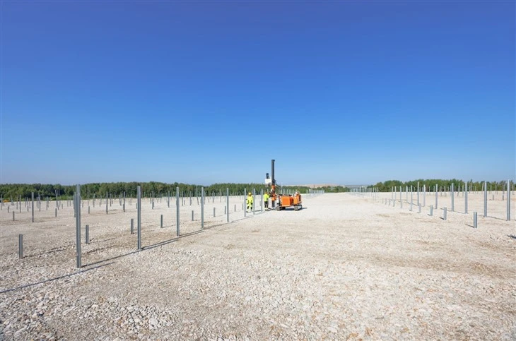 Cost-Effective ZAM Solar Racking: Reducing LCOE For Large-Scale Solar Farms factory
